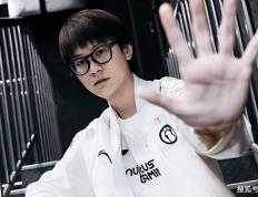 LPL选手摆烂惹怒官方！管泽元预测入围赛：T1会3:1赢下IG