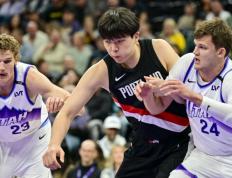 杨瀚森在季前赛中表现疲劳