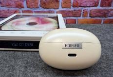 颜值与实力并存！漫步者LolliClip AI：我(wǒ)的(de)通勤时尚“声”装备