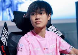 LOL电竞剧招聘(pìn)縯(yǎn)员，需(xū)要左手拿鼠标的(de)人，疑似将饰縯(yǎn)knight