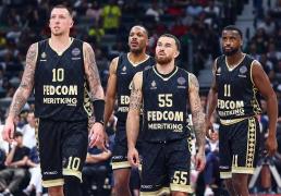 老(lǎo)将泰斯離(lí)开NBA，回归欧洲联赛