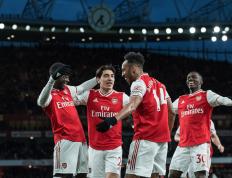 英超天王山之战！阿森纳VS利物浦，巅峰(fēng)对决决定争冠格局