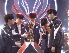 LOL历史最(zuì)强战队诞生！23连胜拿下MSI冠军，Faker被对位FMVP