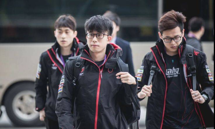 LOL选手转型教练,需要学习哪些东西?