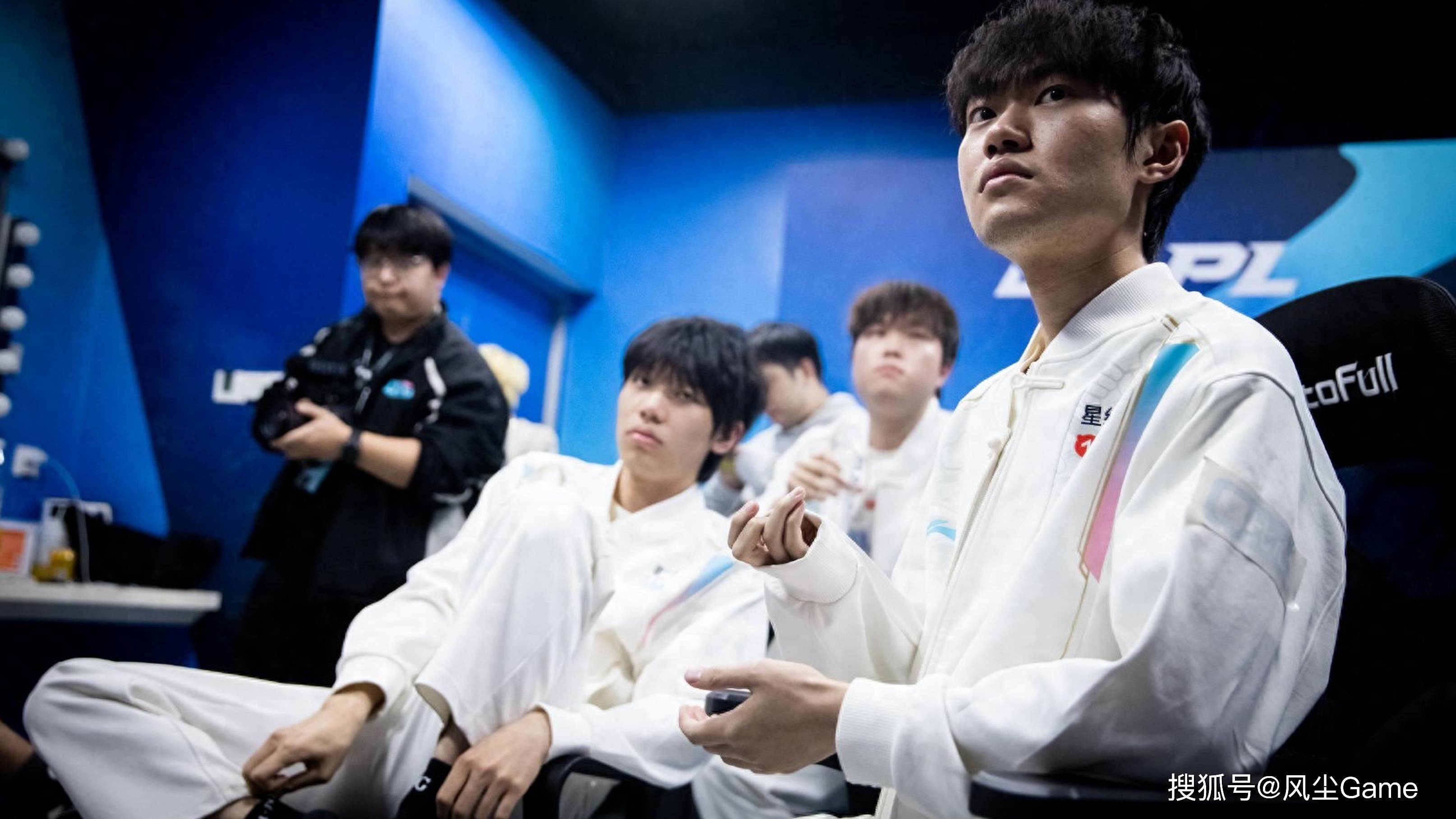 LOL历史最(zuì)强战队诞生!23连胜拿下MSI冠军,Faker被对位FMVP