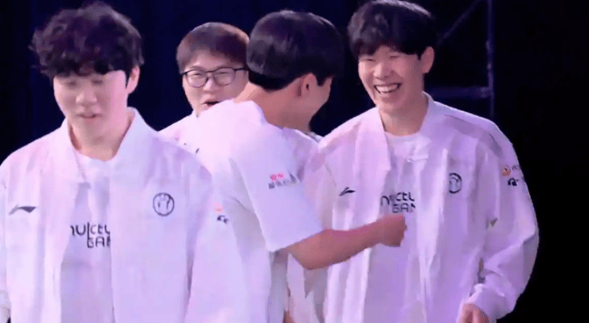 退掉BLG基地之后，The shy开怀大笑！