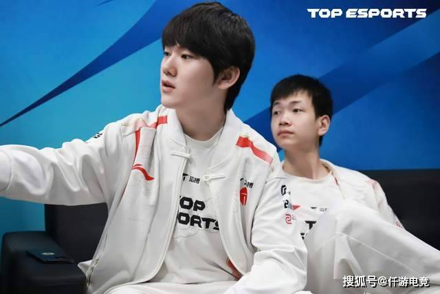 LOL：TheShy透露(lù)退(tuì)役时间，想跟Rookie打到退(tuì)役