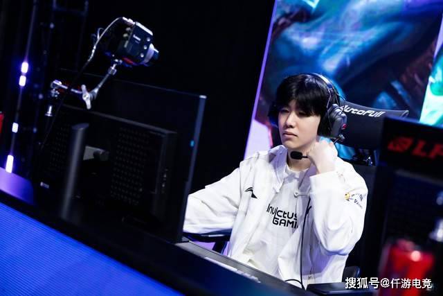 LOL：TheShy透露(lù)退(tuì)役时间，想跟Rookie打到退(tuì)役