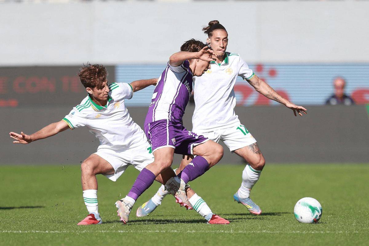 罗马+那不勒(lēi)斯均上演逆转好戏,两队同分,排名包揽前二