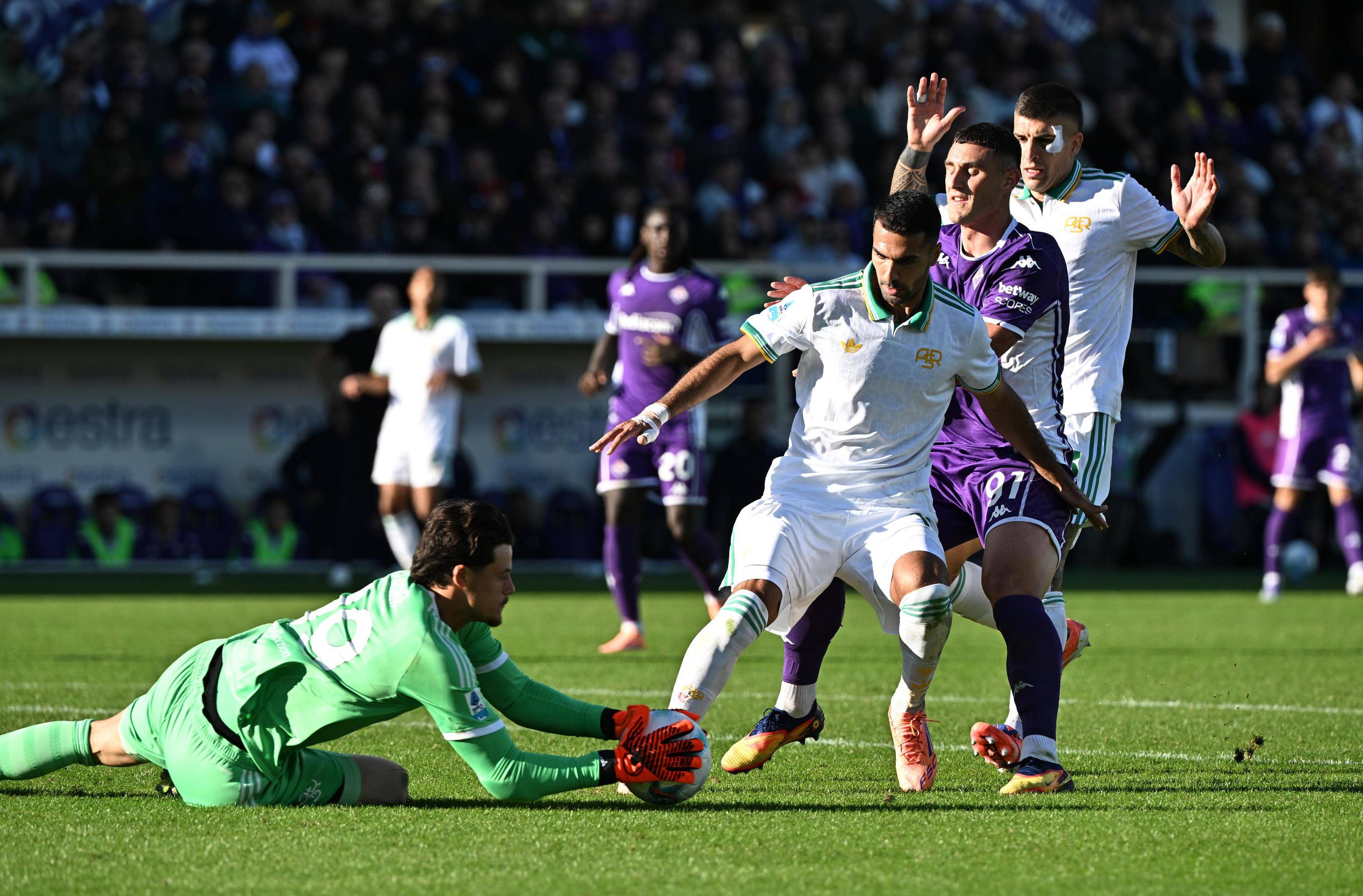 罗马+那不勒(lēi)斯均上演逆转好戏,两队同分,排名包揽前二