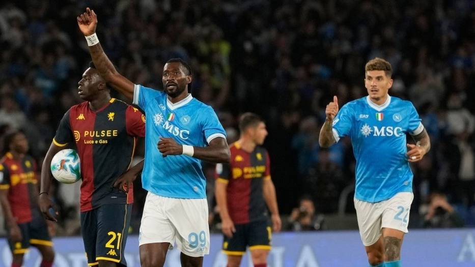 罗马+那不勒(lēi)斯均上演逆转好戏,两队同分,排名包揽前二