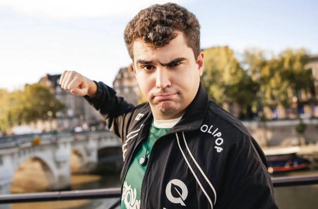 【一竞技(jì)1JingJi】LOL:S15首位被拳头制裁的(de)选手诞生