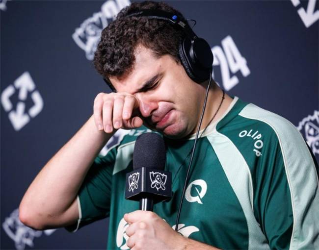 【一竞技(jì)1JingJi】LOL:S15首位被拳头制裁的(de)选手诞生