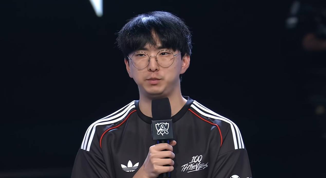 S15假赛风波爆发！韩国外援遭炮轰：故意输Faker，开始精忠报国了