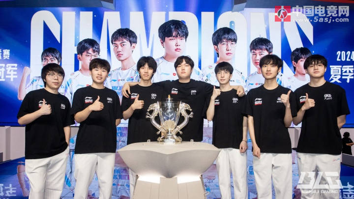 2025LPL总决赛:BLG捧(pěng)起银龙杯,knight獲(huò)得FMVP,收獲(huò)职业生涯第六个LPL冠军