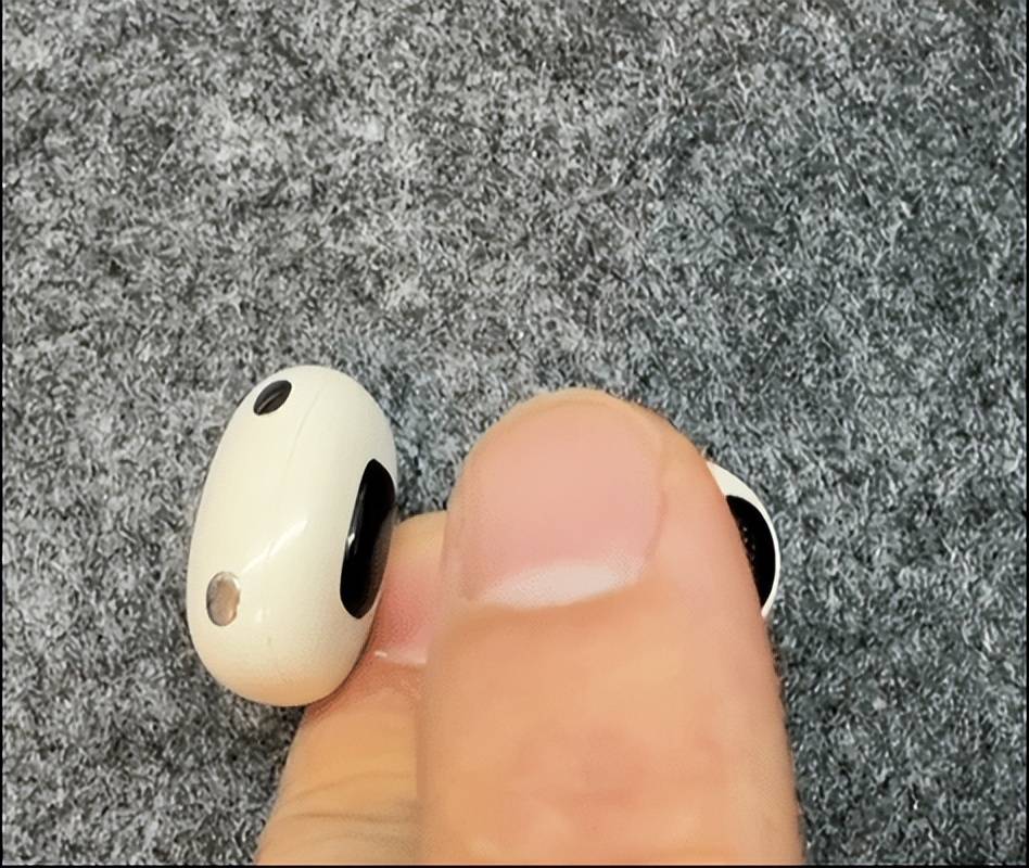 颜值与实力并存!漫步者LolliClip AI:我(wǒ)的(de)通勤时尚“声”装备