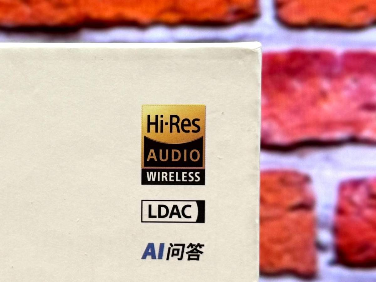 颜值与实力并存!漫步者LolliClip AI:我(wǒ)的(de)通勤时尚“声”装备