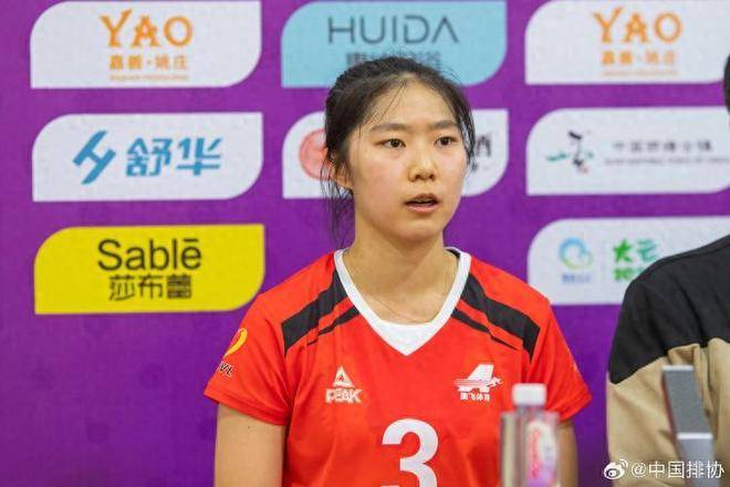 意外！女排新贵公(gōng)布最新名单，天津自由人被挖角，名帅外孙也在列
