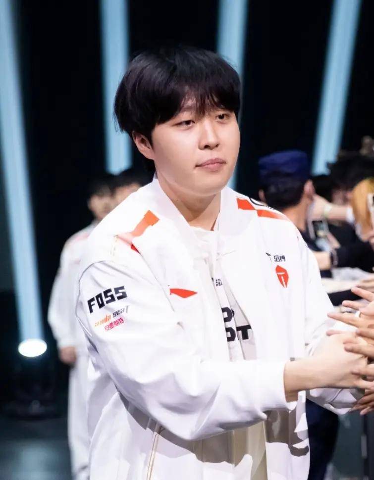 我还想留在LPL打职业！Kanavi公開(kāi)发言遭群嘲：LPL谁还敢要你？