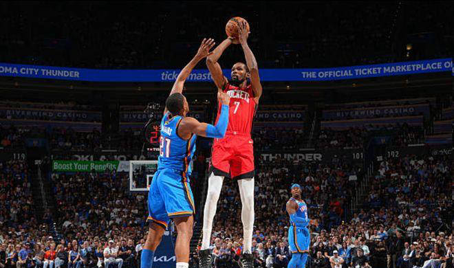 NBA裁判事件揭秘：KD叫暂停无果，火箭遭裁判帮助四次仍负雷霆